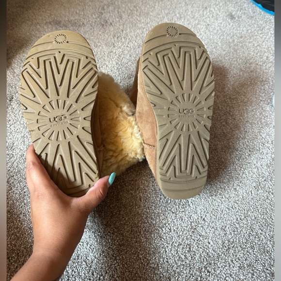 Big kids uggs! - Picture 6 of 8